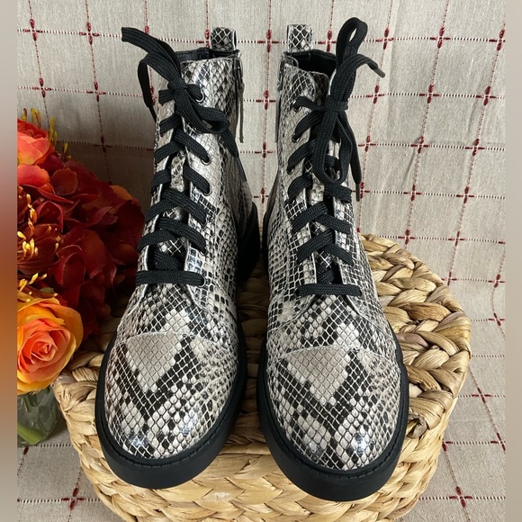 Linea Paolo “Trinity” Snakeskin Embossed Leather Combat Boots Lace Up & Zip Sz 5 - Picture 3 of 8
